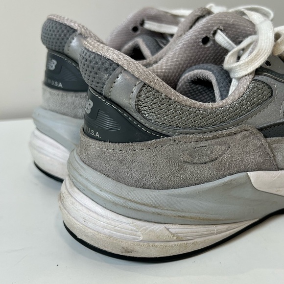 Women’s Size New Balance 990 Made in USA Classic Gray and White Sneakers - Picture 4 of 11